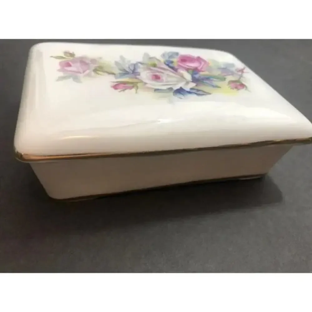 Aynsley Bone China Rectangle lidded trinket box white pink  roses England EUC